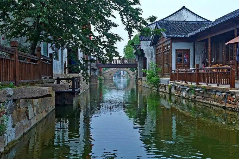 曹操当初没有杀华佗,或许他的头痛病可以治好,华佗不死也治不好
